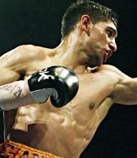 Amir Khan wins World Boxing Title