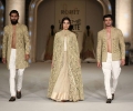 Kareena Kapoor stuns in Rohit Bal's Lakmé S/R 2016 Finale