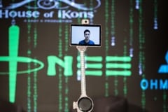 Honee - House of iKons Sept 2018 01