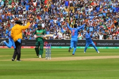 India crush Bangladesh to enter final of 2017 Champions Trophy
