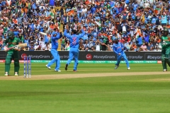 India crush Bangladesh to enter final of 2017 Champions Trophy