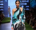 Model walks for Satya Paul