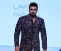 Showstopper Arjun Kapoor walks for Kunal Rawal