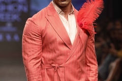 LFW-SR18-16