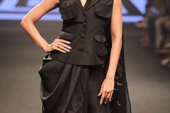 LFW-SR18-18