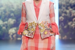 LFW-SR18-27