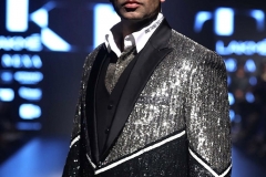 LFW-SR18-42
