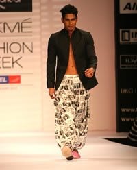 Prateik Babbar at LFW 2012