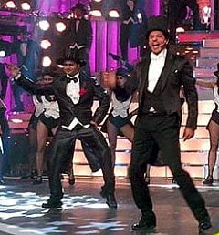 SRK on stage at 58th Filmfare Awards