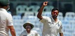 India dominate Test against Australia