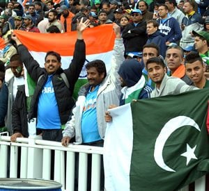 India and Pakistan Fans