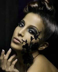 Make-up Mysterious Look