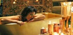 Sexy Sunny Leone in Ragini MMS 2