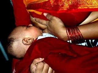 mother-feeding