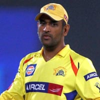 How did MS Dhoni lead CSK to the IPL 8 Final?