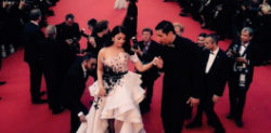 Aishwarya Rai looks Ravishing at Cannes 2015