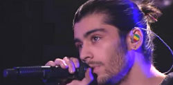 Zayn Malik drops 1D from Twitter name