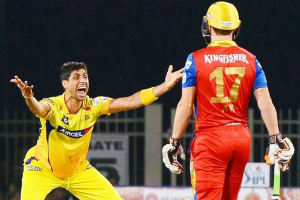 How did MS Dhoni lead CSK to the IPL 8 Final?