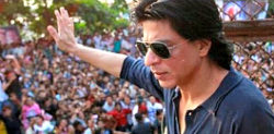 Shahrukh Khan reveals Fan teaser