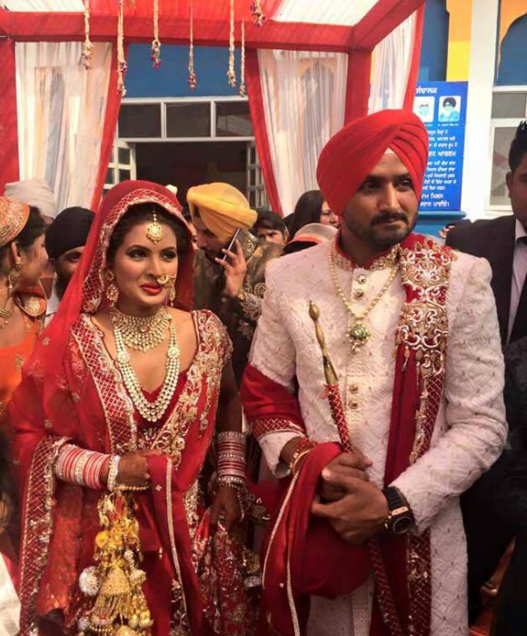 Cricketer Harbhajan Singh marries Geeta Basra