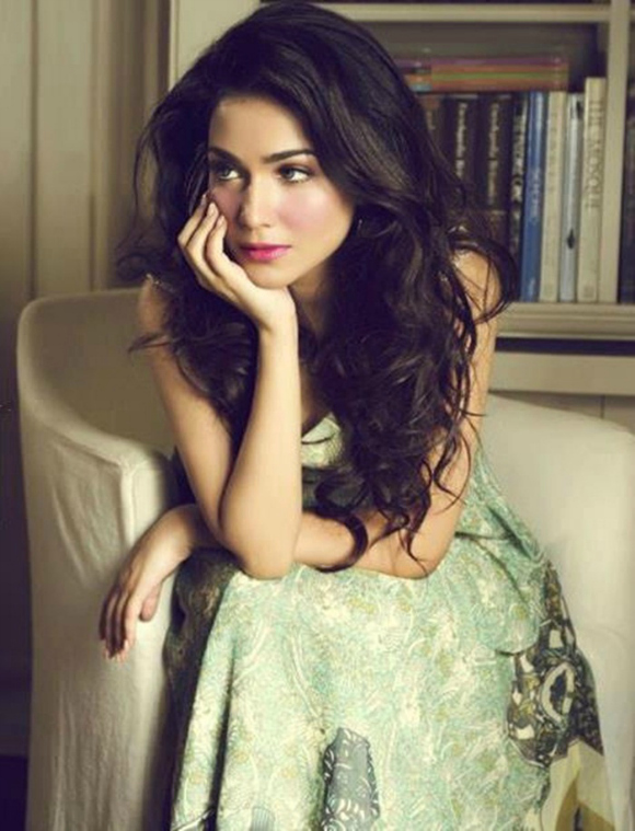7 Pakistani Actresses we Love and Adore