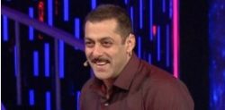 Salman Khan celebrates 50th Birthday in Bigg Boss 9
