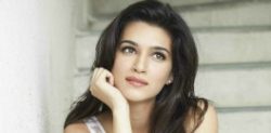 Kriti Sanon disgraces Dilwale Piracy on a Flight