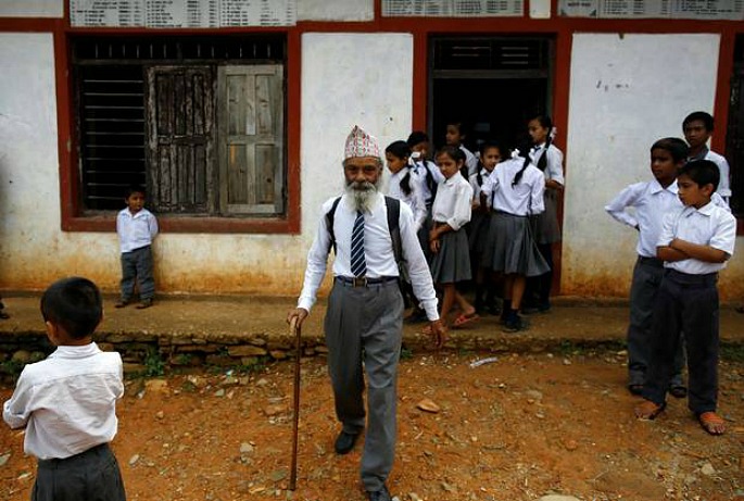 Nepalese grandfather goes Back to School at 68