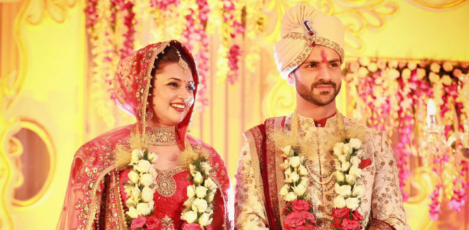 685px x 336px - Divyanka Tripathi and Vivek Dahiya Wedding Photos | DESIblitz