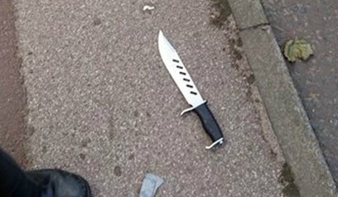 Asian knifeman arrested after attack on Car with Children