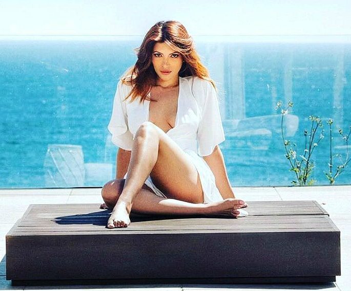 10 Sexy Looks of Shama Sikander you Have to See