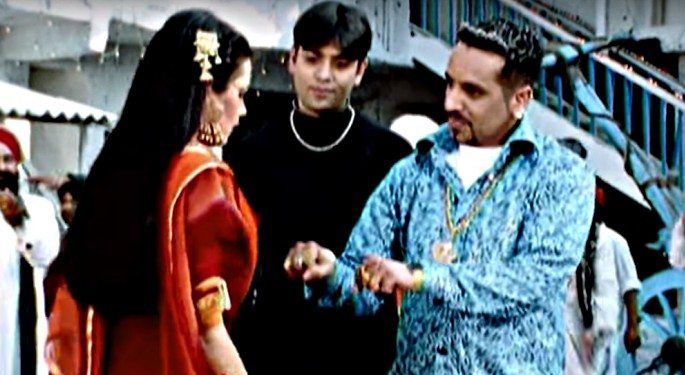 Sukshinder Shinda’s iconic musical beat behind Jazzy B’s vocals in ‘Naag’ is simply unforgettable.