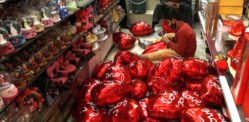 Outcry as Pakistan bans Valentine's Day