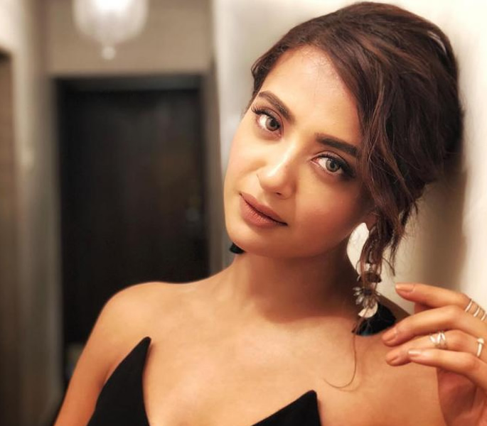 casting couch - surveen chawla