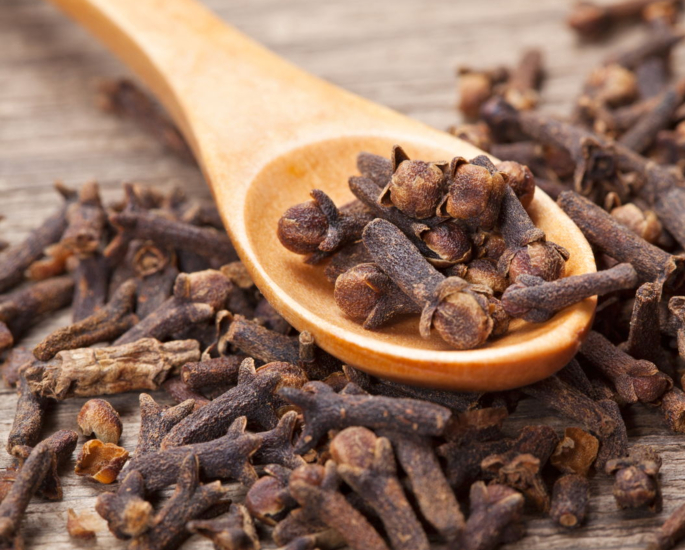 Natural Remedies to help with Headaches and Migraines - cloves