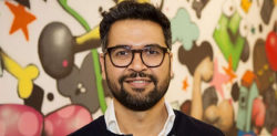Neeraj Arora: Chief Business Officer quits WhatsApp