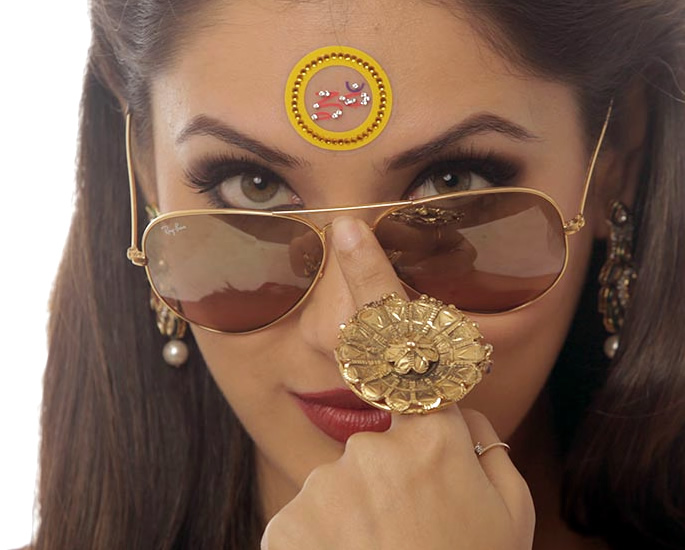20 Bindi Designs which are Very Fashionable - Unusual