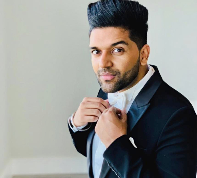 Guru Randhawa releases New Year Anthem with ‘Tere Te’ - Guru Randhawa in Suit