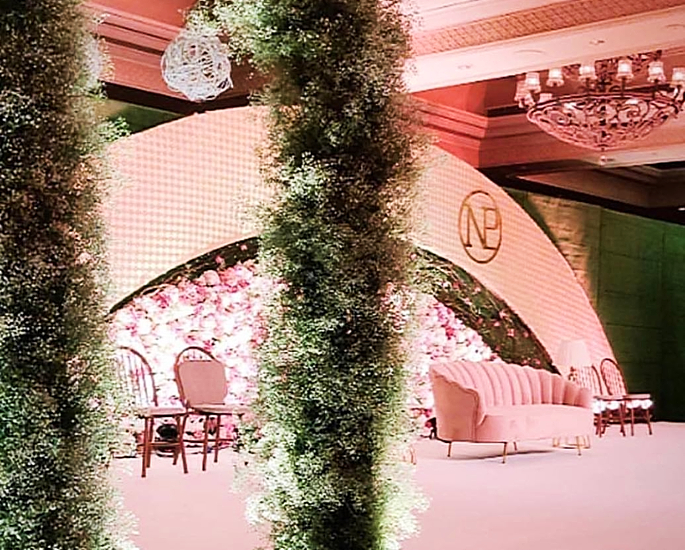 priyanka and nick delhi reception stage - in article