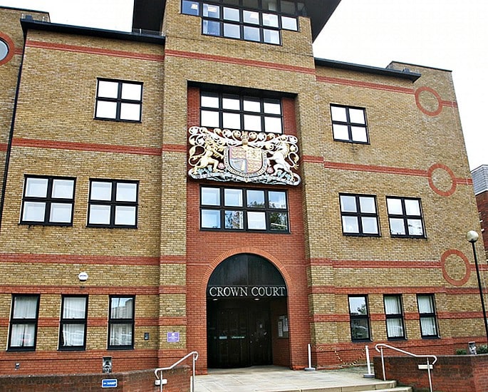 Brother 'Kills' Sister's Secret Boyfriend after Searching her Bedroom - st albans crown court