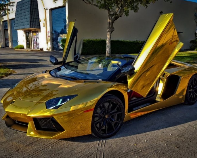 The Growth of Sports and Luxury Cars in Pakistan - lamborghini