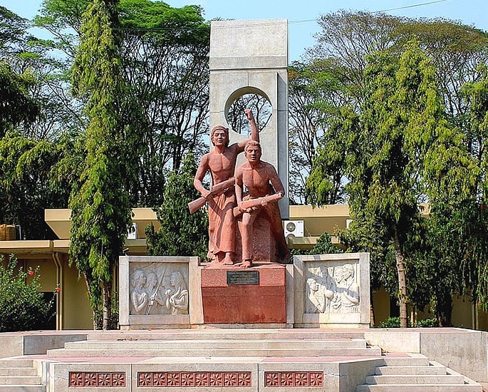 7 Sculptures that are Popular in Bangladesh - shabash