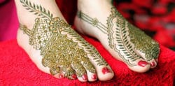 12 Feet Henna Designs that are Beautiful for Weddings
