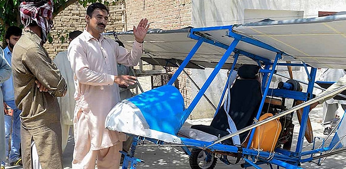 Pakistani Popcorn seller builds Own Aeroplane f