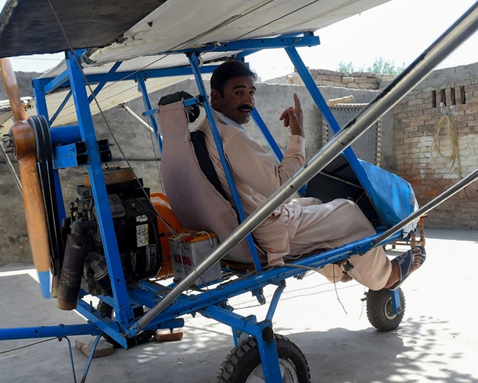 Pakistani Popcorn seller builds Own Aeroplane