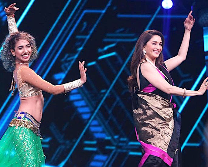 Madhuri Dixit performs Belly Dance Moves for ‘Dance Deewane’ IA 1