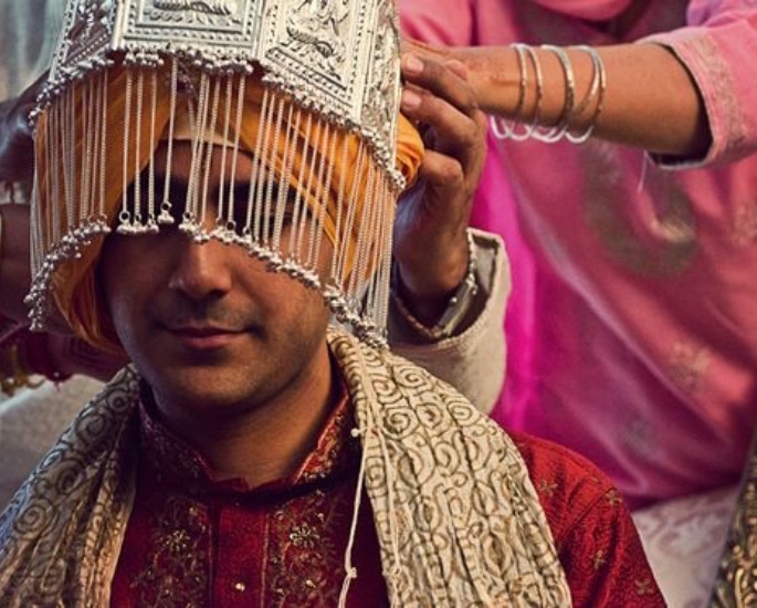 8 Sehra Designs Perfect for a Groom's Turban - Silver Mukut Sehra