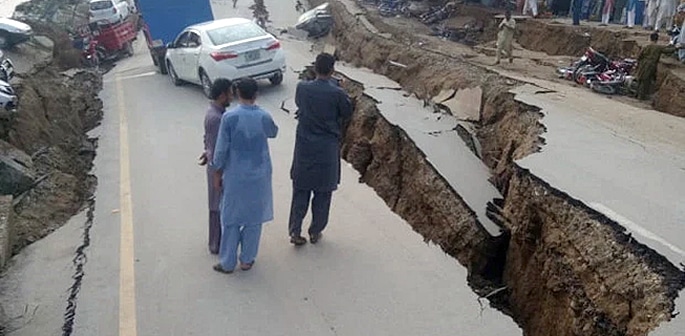 5.8m Earthquake hits Pakistan killing 26 & Injuring over 300 f