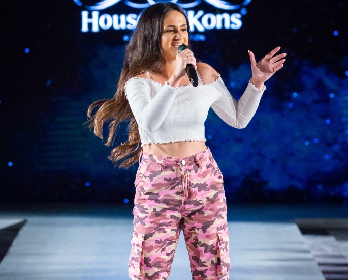 House of ikons September 2019 Breaks World Record - lydia singer