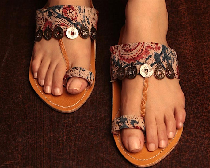 7 Beautiful Footwear Styles to Wear with a Saree - kolhapuri juttis